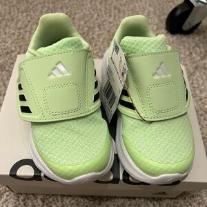 Brand new Adidas Baby Size 7k Runfalcon 3.0 hook and loop shoes